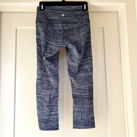 Lululemon crop legging size 6 wavy black gray white - Picture 4 of 5